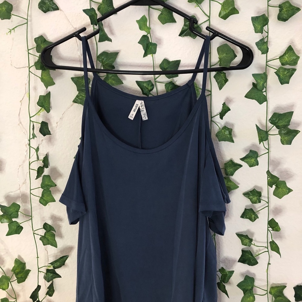 clothes - Picture 9 of 16
